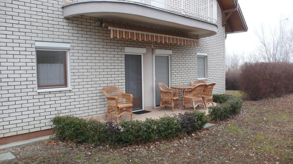 Nyáridő Apartman Alsoors Exterior foto