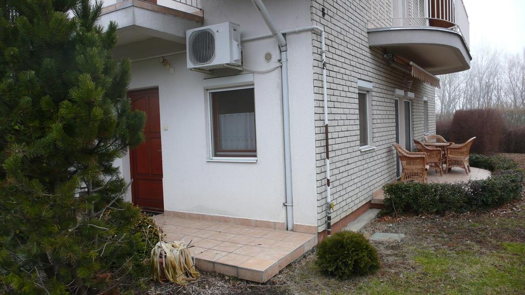 Nyáridő Apartman Alsoors Exterior foto