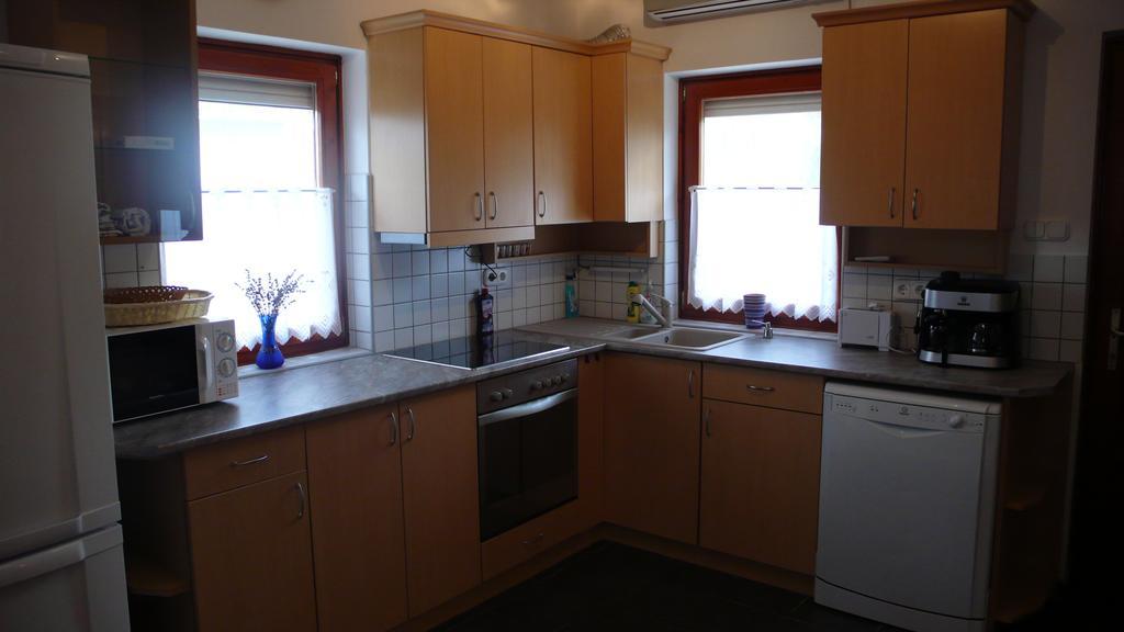 Nyáridő Apartman Alsoors Exterior foto
